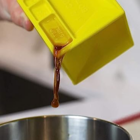 Cubo Multimedidor YellowCup, Copo Medidor Compacto, Utensilio de Cozinha Tudo-em-Um, Copos e Colheres de Medida, Cubo Medidor de Cozinha, Copo Medidor de Plastico, Medidor Livre de BPA, Utensílio Multifuncional para Cozinha, Kitchen&Co