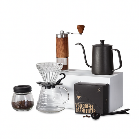 Kit Café, Café Coado, Kit Café Presente, Moedor Manual de Café, Chaleira Pescoço de Ganso, Dripper de Vidro, Filtros V60, Kit Café V60, Presente para Amante de Café, Kit Café Manual, Kit de Utensílios de Café, Jogo de Café Artesanal, Moedor de Café Manual, Kit Café com Filtro e Moedor